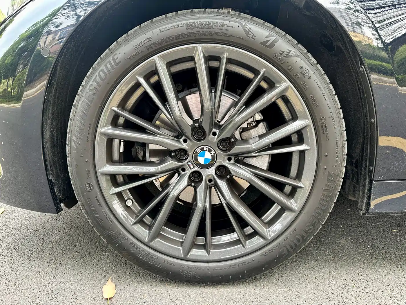 BMW 3 Series 2024 325Li M Sport Shadowline Package фото 22
