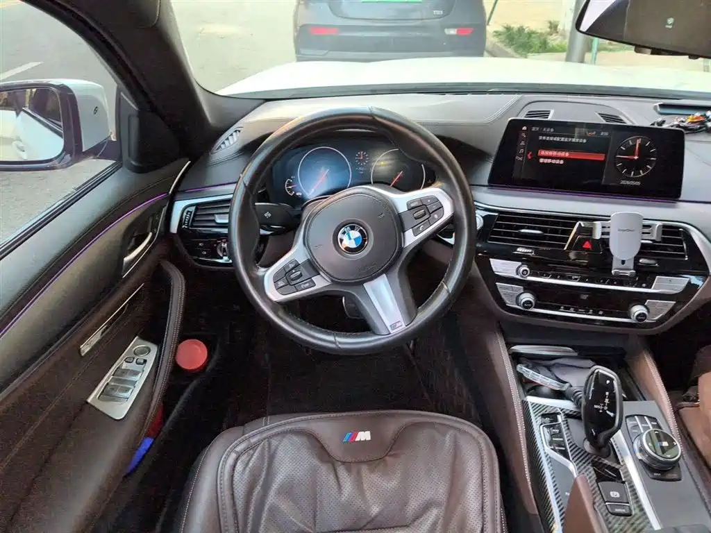 BMW 5 Series 2019 525Li M Sport Package фото 6