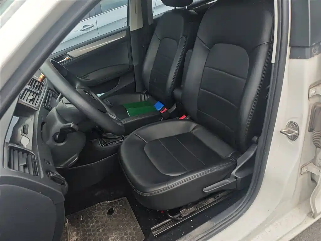 Volkswagen Santana 2015 Gran Santana 1.6L Automatic Trend фото 8