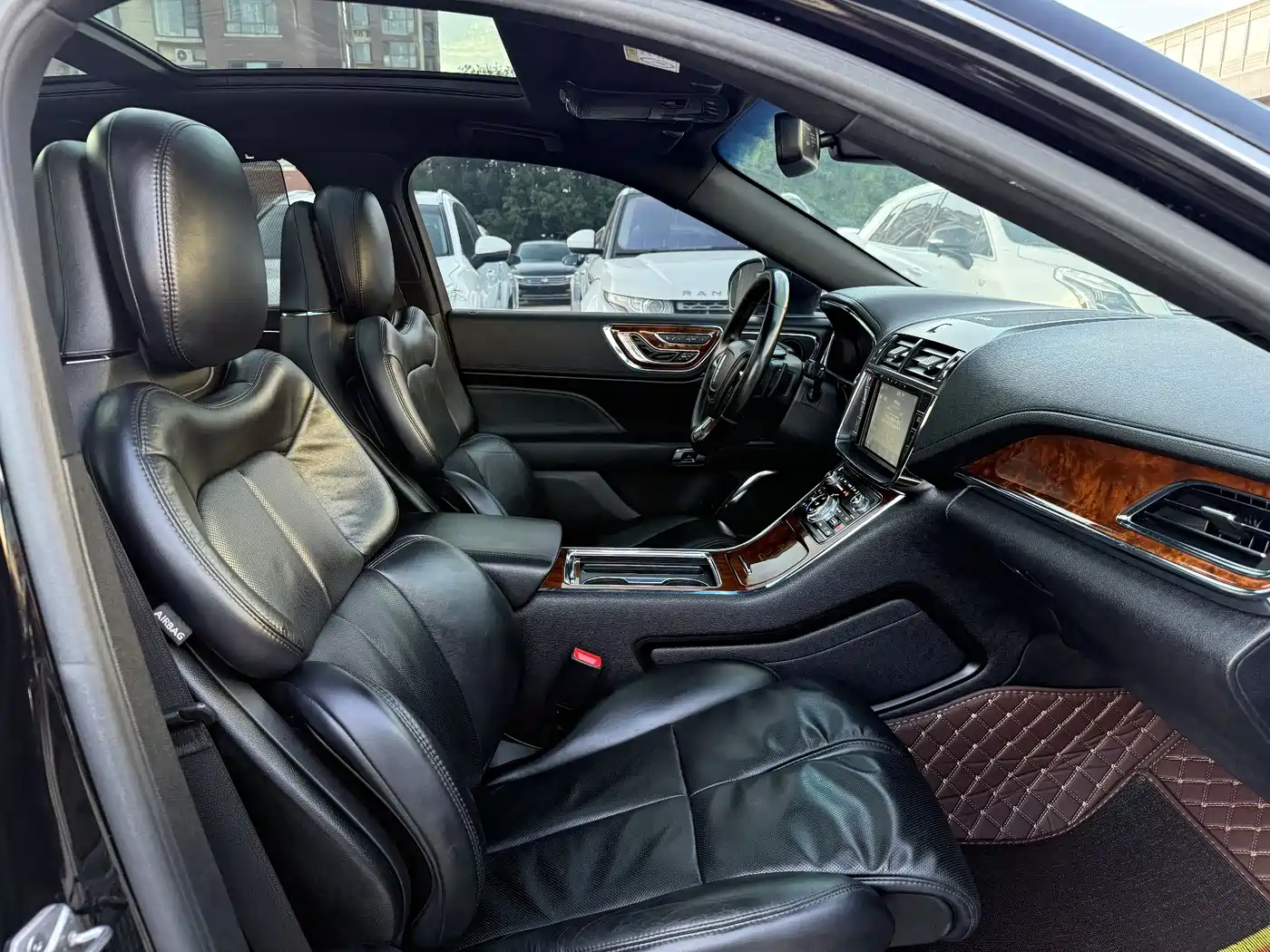 Lincoln Continental 2017 3.0T AWD Prestige Edition фото 12