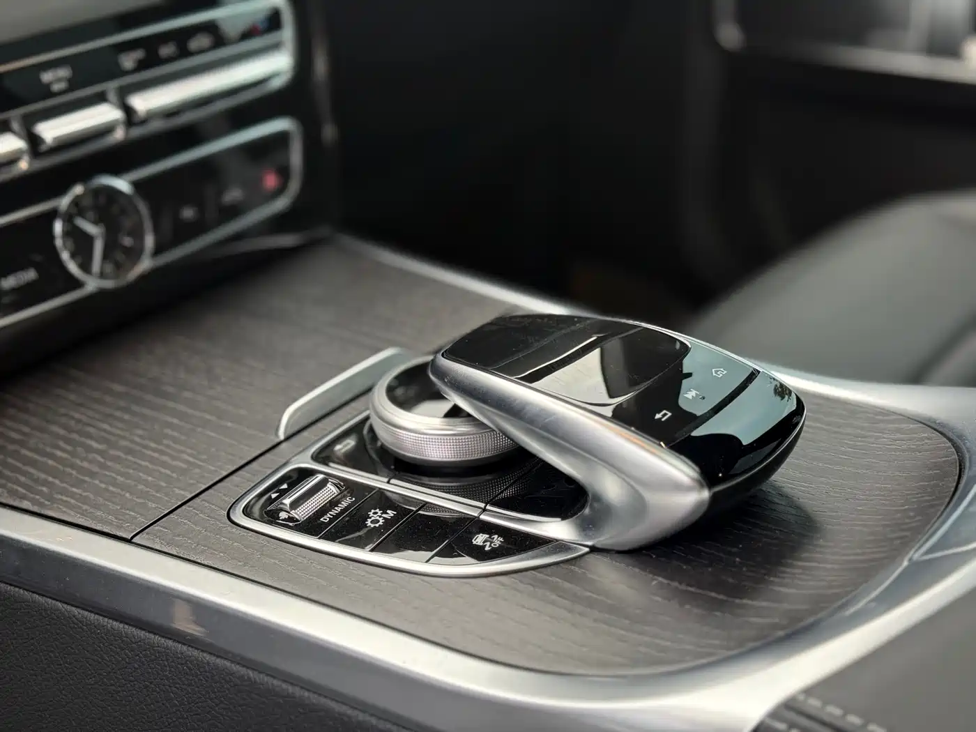 Mercedes-Benz G-Class 2024 G 500 фото 11