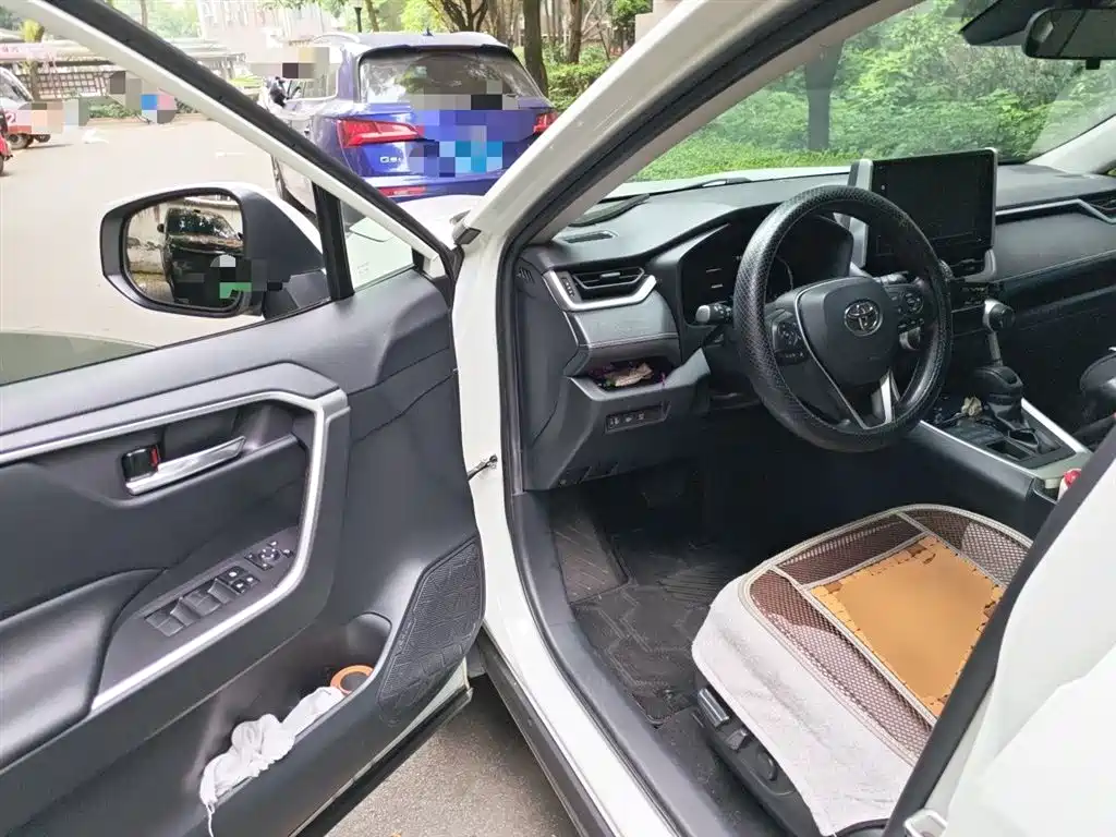 Toyota RAV4 Rongfang 2020 2.0L CVT AWD Trend Edition фото 12