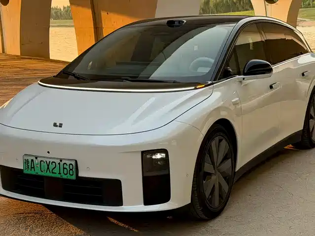Li Auto i6 2025 4WD Base Model
