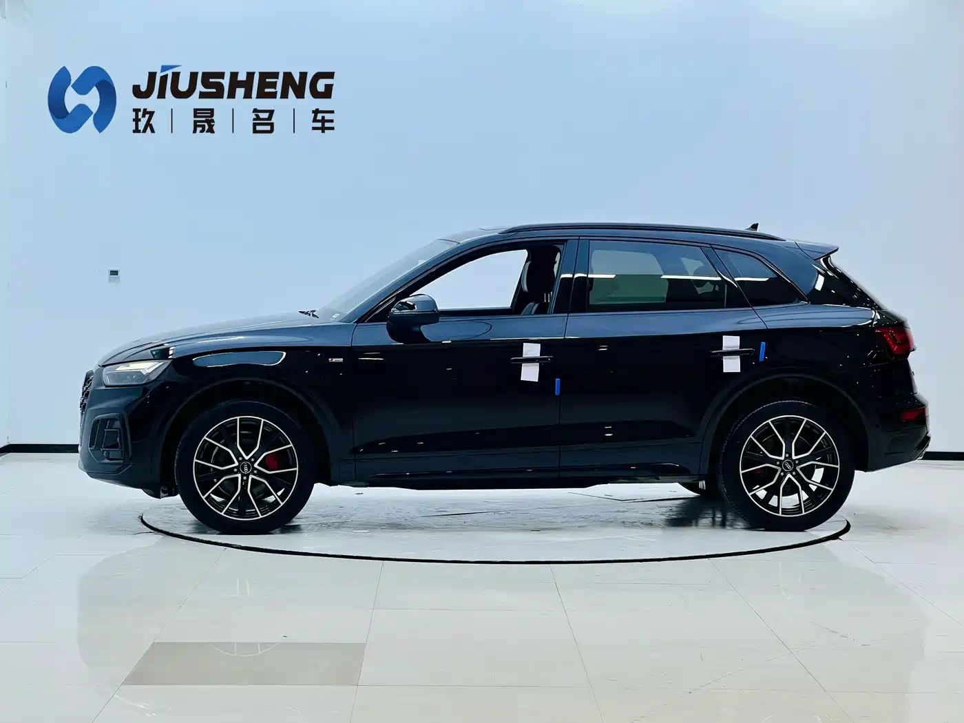 Audi Q5L 2025 45th Anniversary Edition 45 TFSI Luxury Sport фото 2