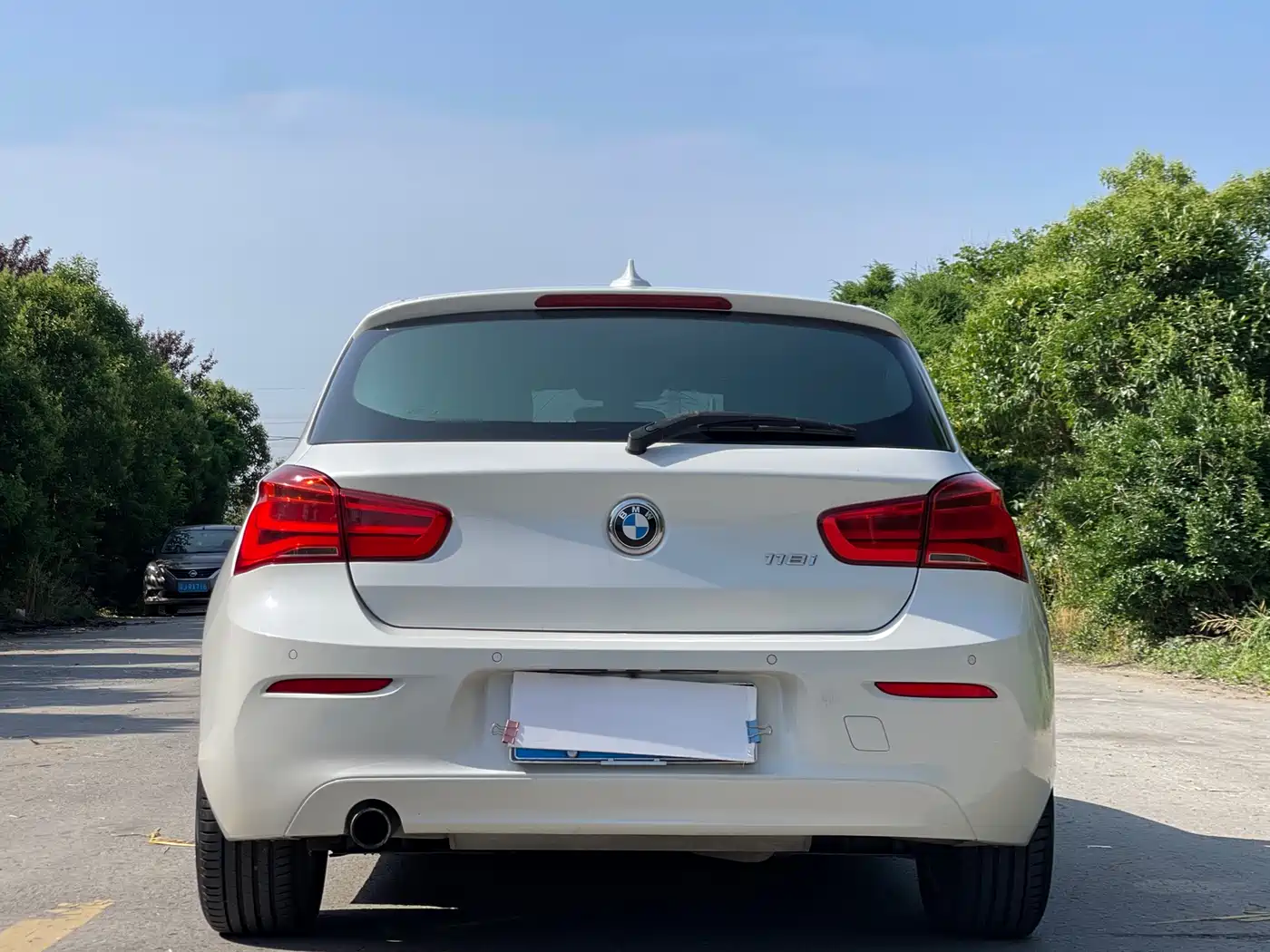 BMW 1 Series (Import) 2018 118i Leading фото 6