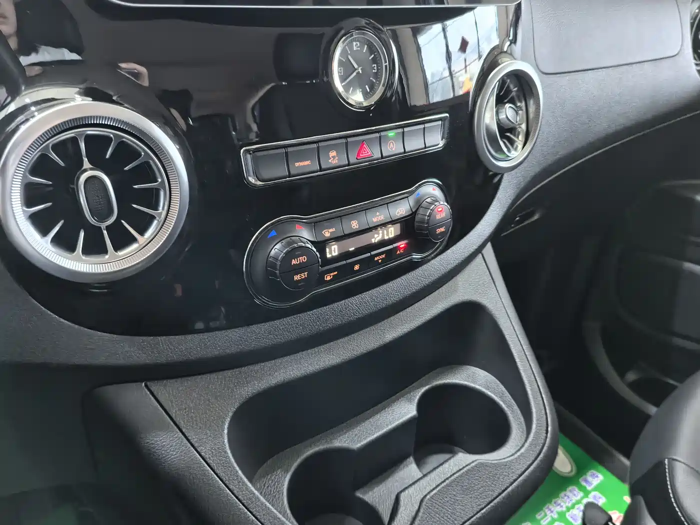 Mercedes-Benz Vito 2021 2.0T Elite 7-Seater фото 8
