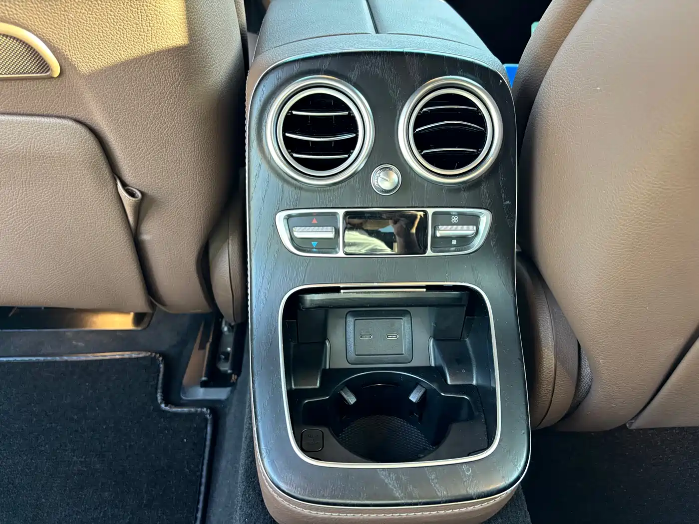 Mercedes-Benz E-Class 2022 E 300 L Sport Premium фото 10