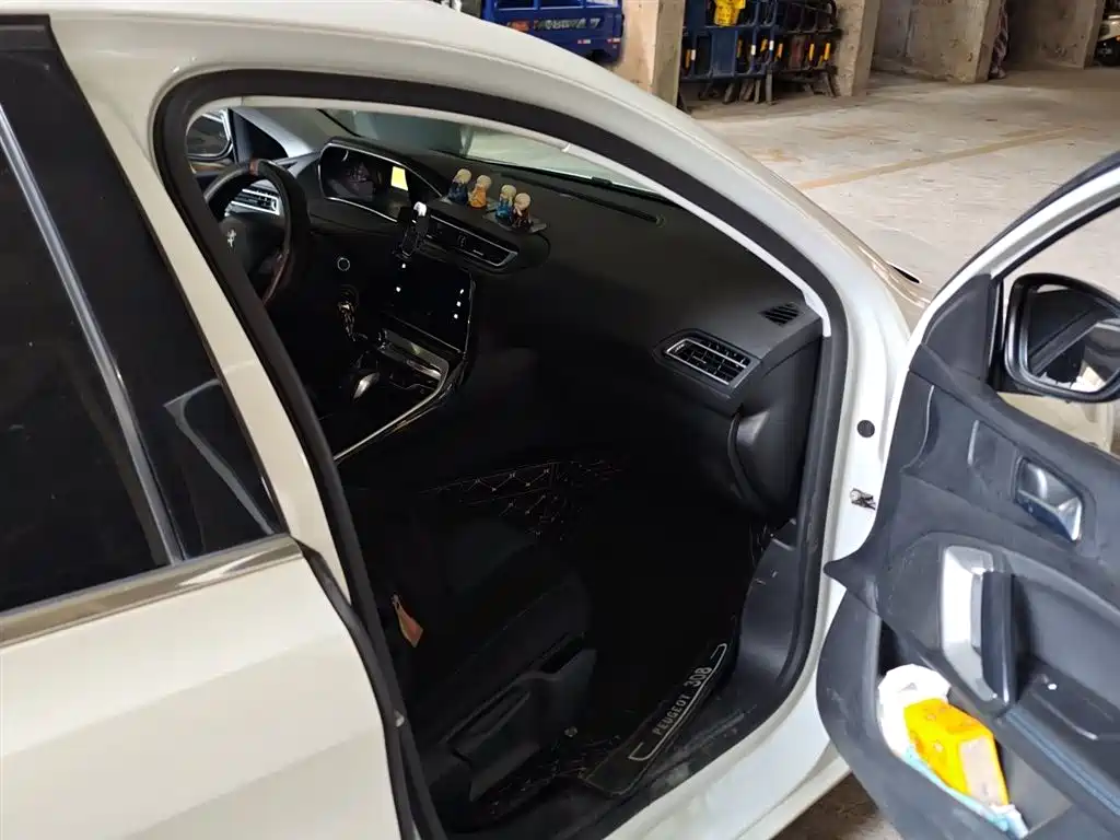 Peugeot 308 2016 1.6L Automatic Luxury фото 21
