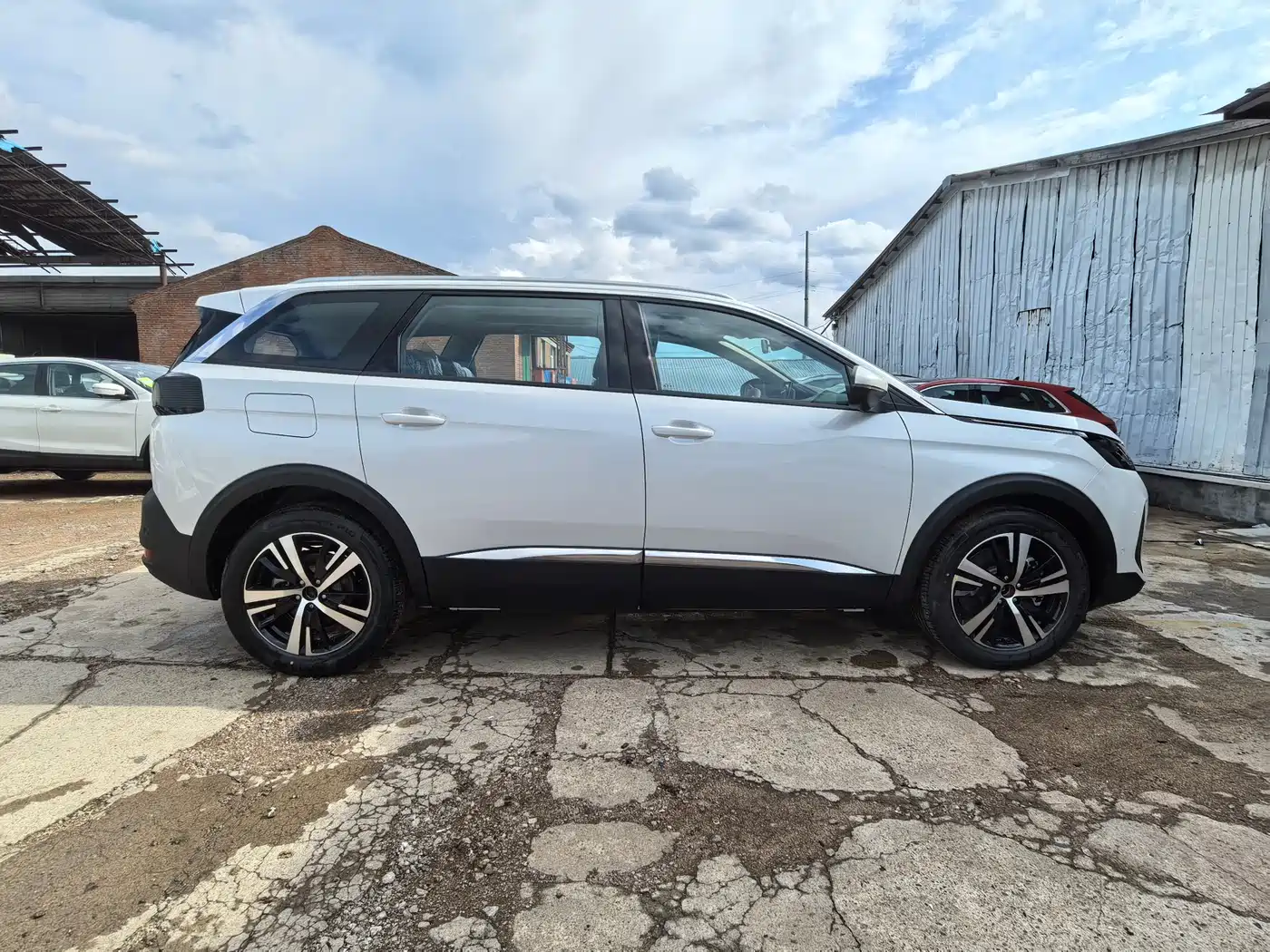 Peugeot 5008 фото 7