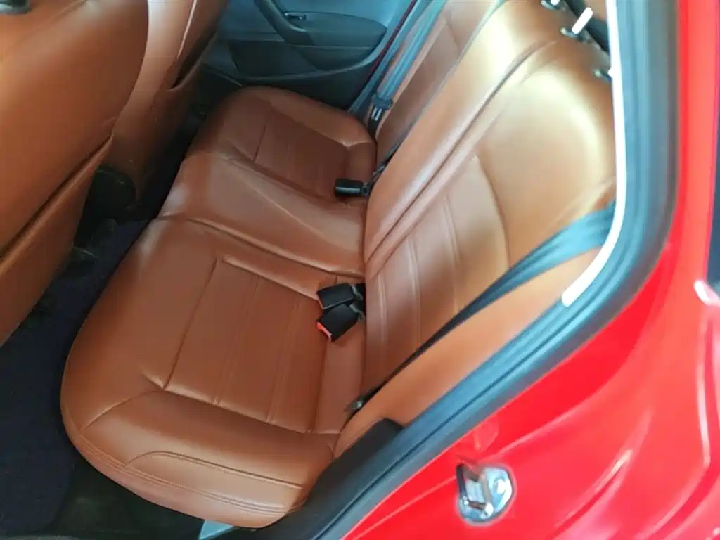 Volkswagen Polo 2014 1.6L Automatic Comfort Edition фото 17