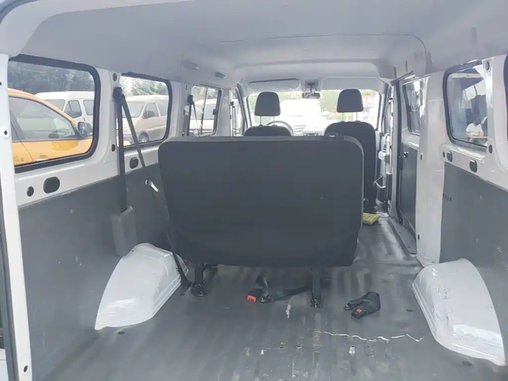 Wuling Motors Wuling Yangguang 2025 2024 300KM Comfort Bus Version 75kW