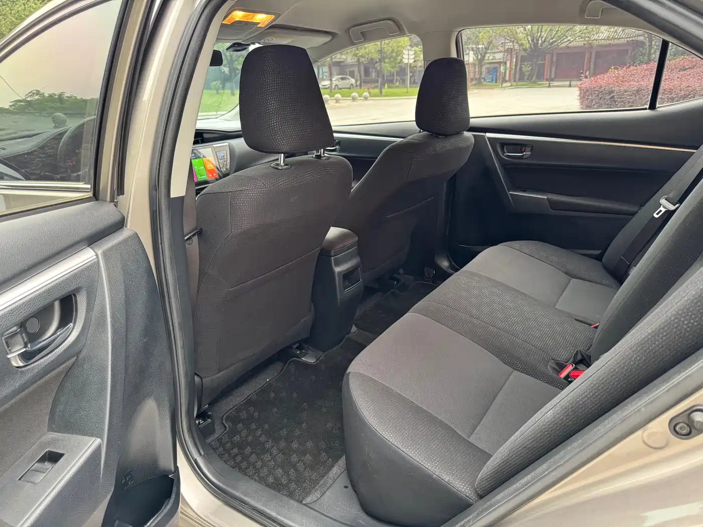 Toyota Corolla 2017 Facelift 1.2T S-CVT GL фото 11