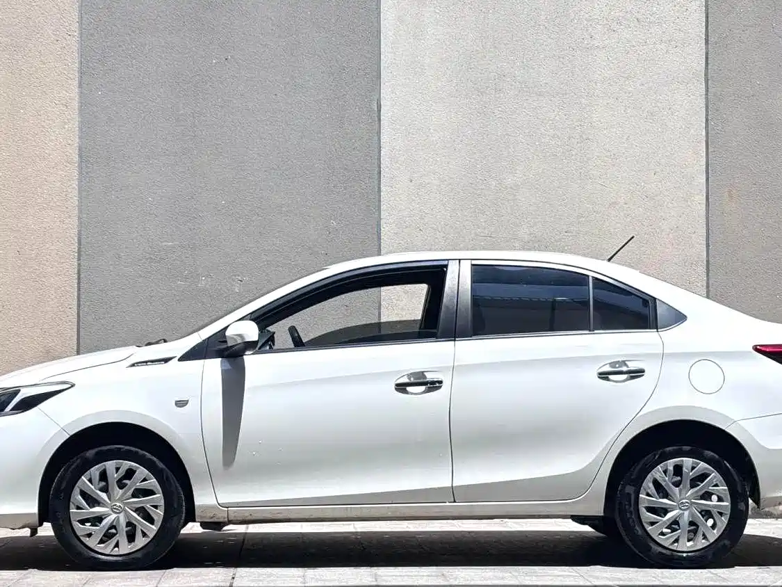 Toyota Vios 2022 1.5L 20th Anniversary Edition фото 3