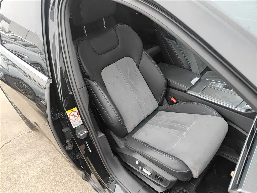 Audi A6L 2024 45 TFSI Premium Dynamic фото 25