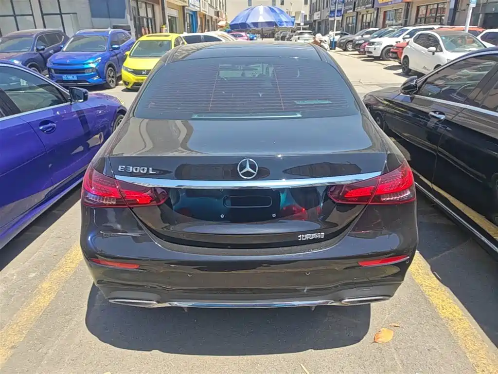 MERCEDES-BENZ E-CLASS
