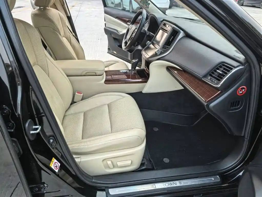 Toyota Crown 2015 2.0T Fashion фото 4