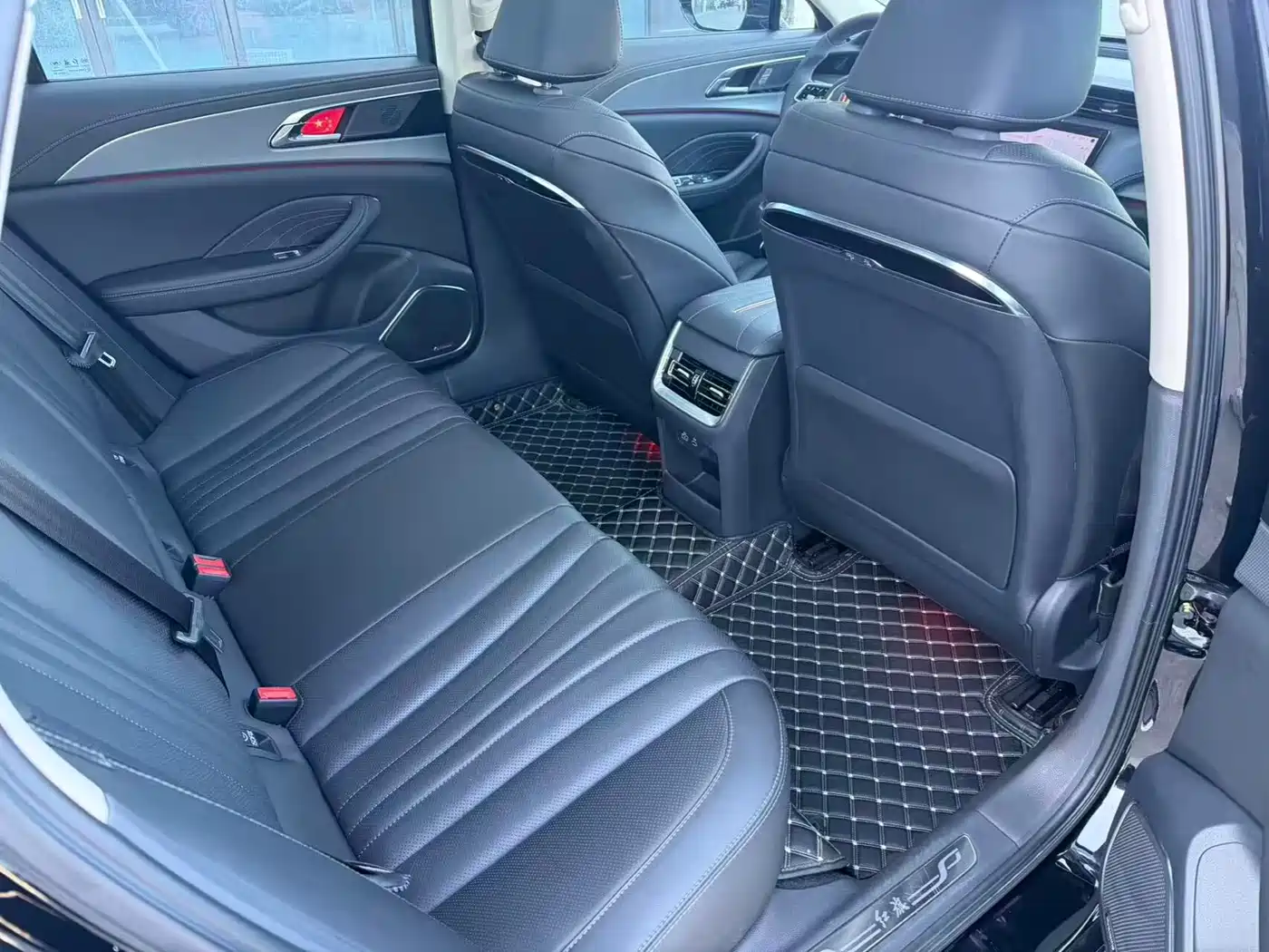 Hongqi H5 2023 2.0T Auto Smart Connect Flag Comfort фото 16