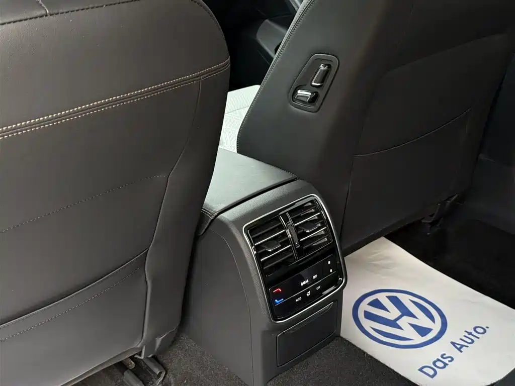Volkswagen Magotan 2023 Model 2 Million Commemorative Edition 330TSI DSG Luxury фото 12