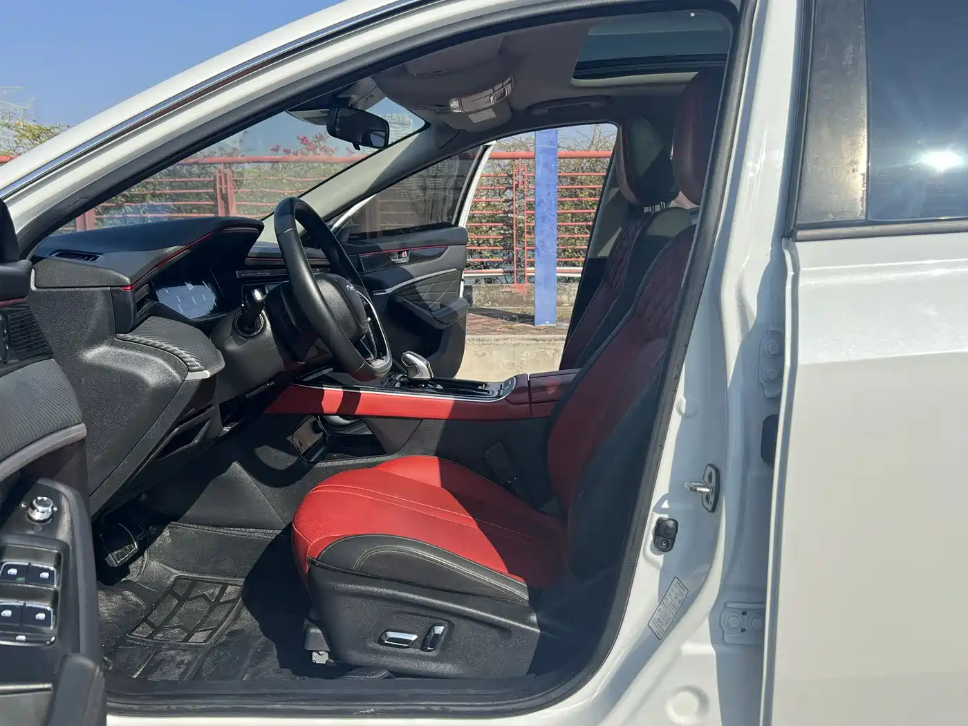 DONGFENG YI HYUN MAX