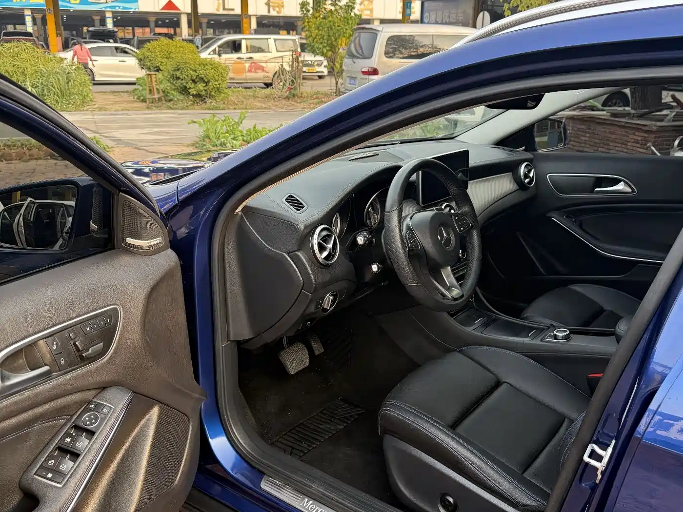 Mercedes-Benz GLA 2016 GLA 200 Blues Edition фото 3