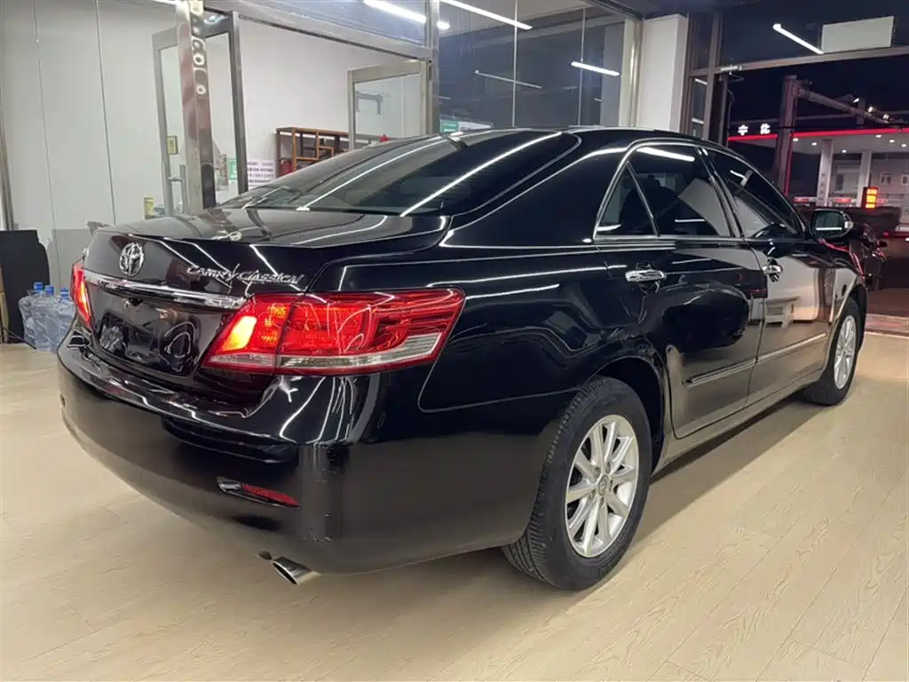 Toyota Camry 2013 200E Classic Elite Edition фото 12