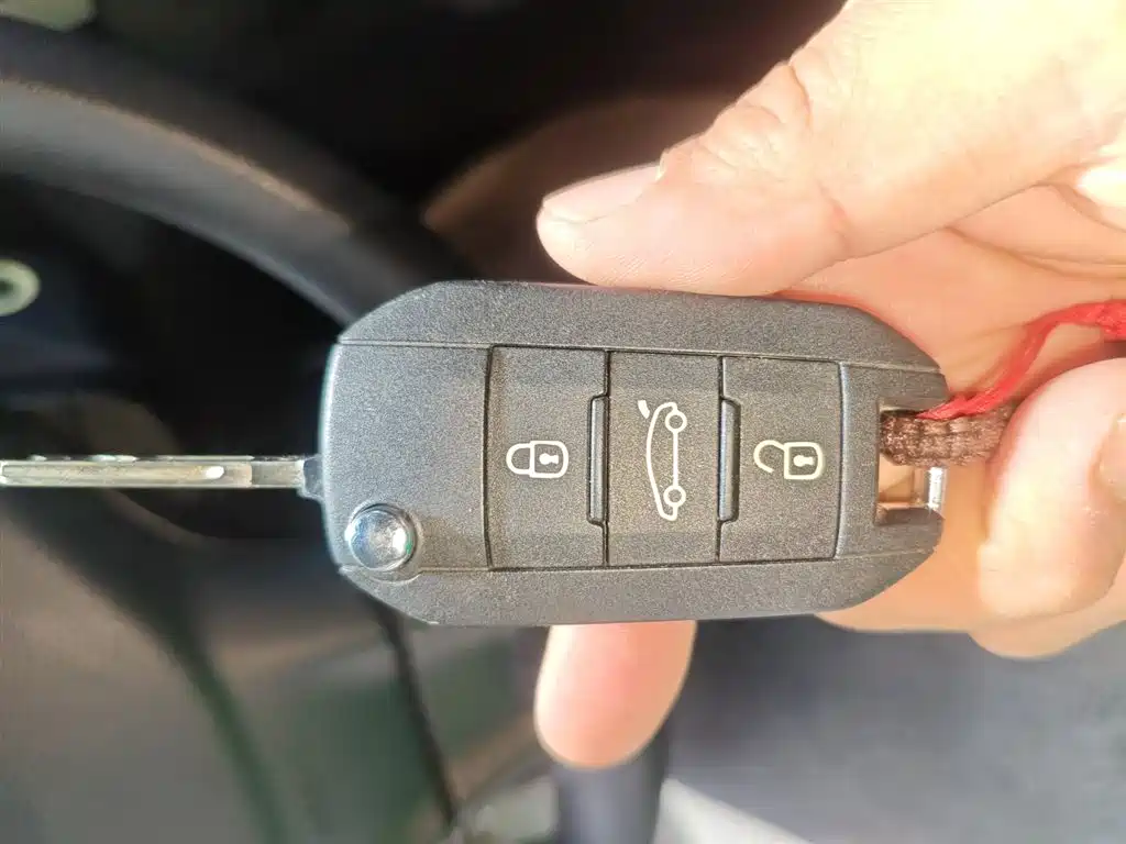 Peugeot 301 2016 1.6L Manual Comfort Edition фото 9
