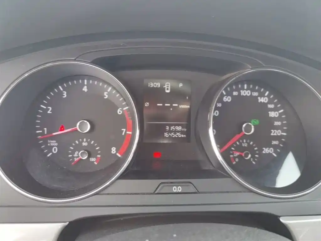 Volkswagen Lamando 2015 230TSI DSG Style фото 12