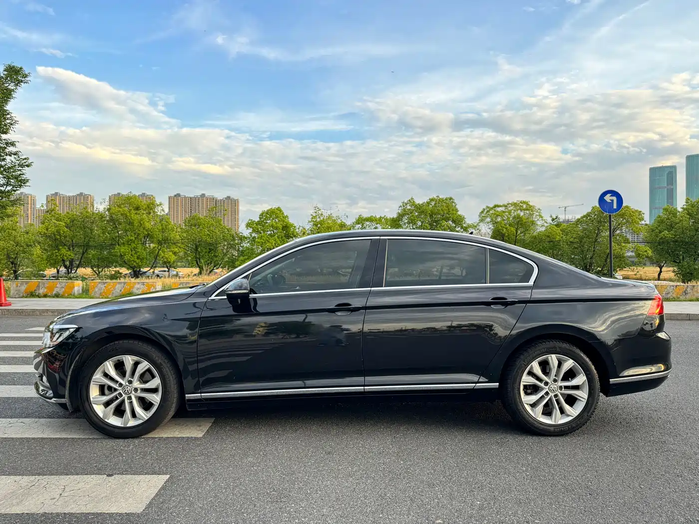 Volkswagen Magotan 2019 330TSI DSG Luxury Class China VI фото 2
