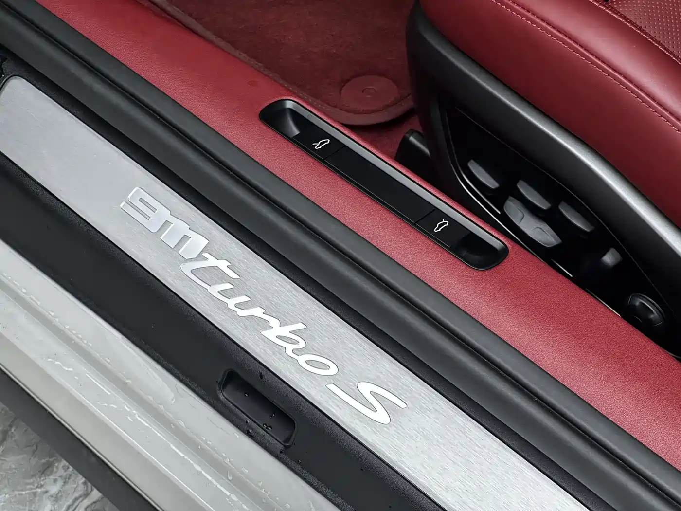 Porsche 911 2022 Turbo S 3.7T фото 6