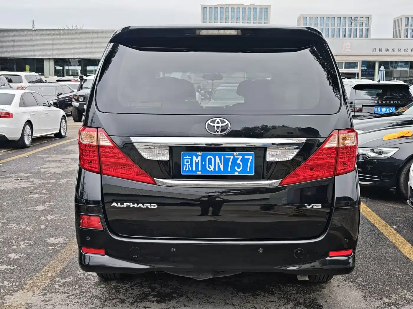 Toyota Alphard 2011 3.5L Luxury Edition фото 3