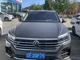 Фото 2 - Volkswagen Touareg