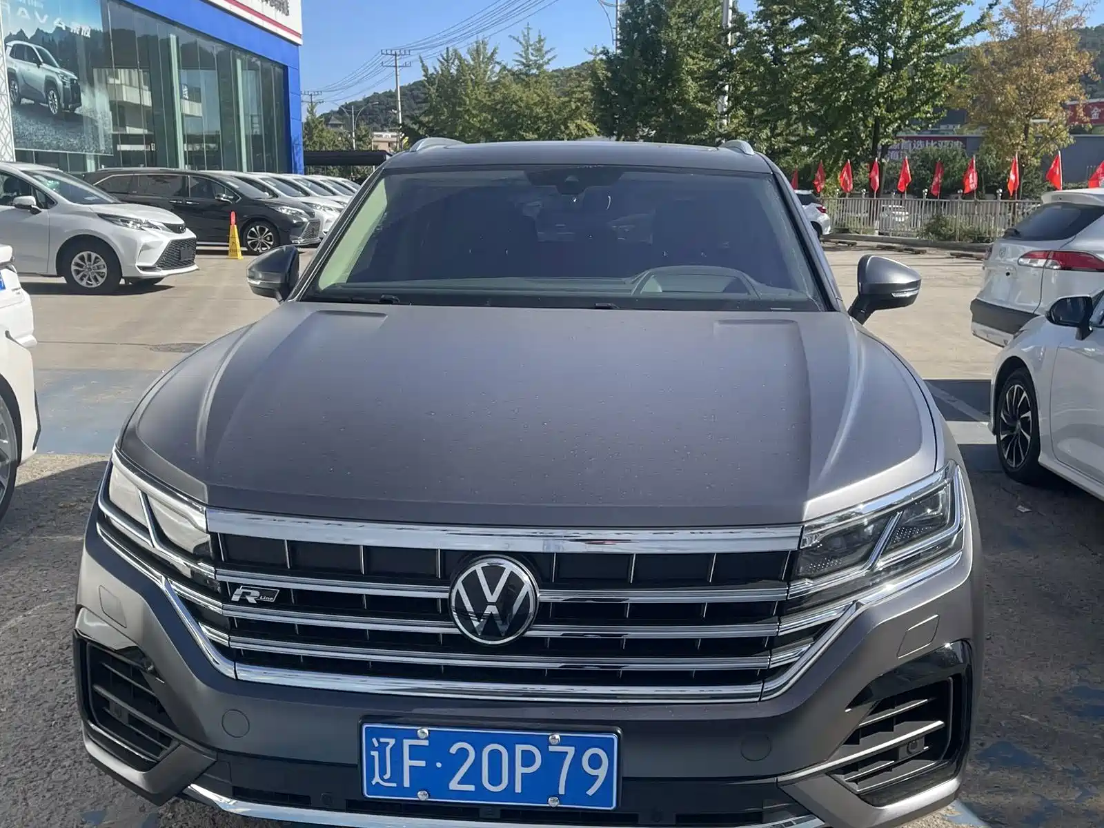 Фото 2 - Volkswagen Touareg