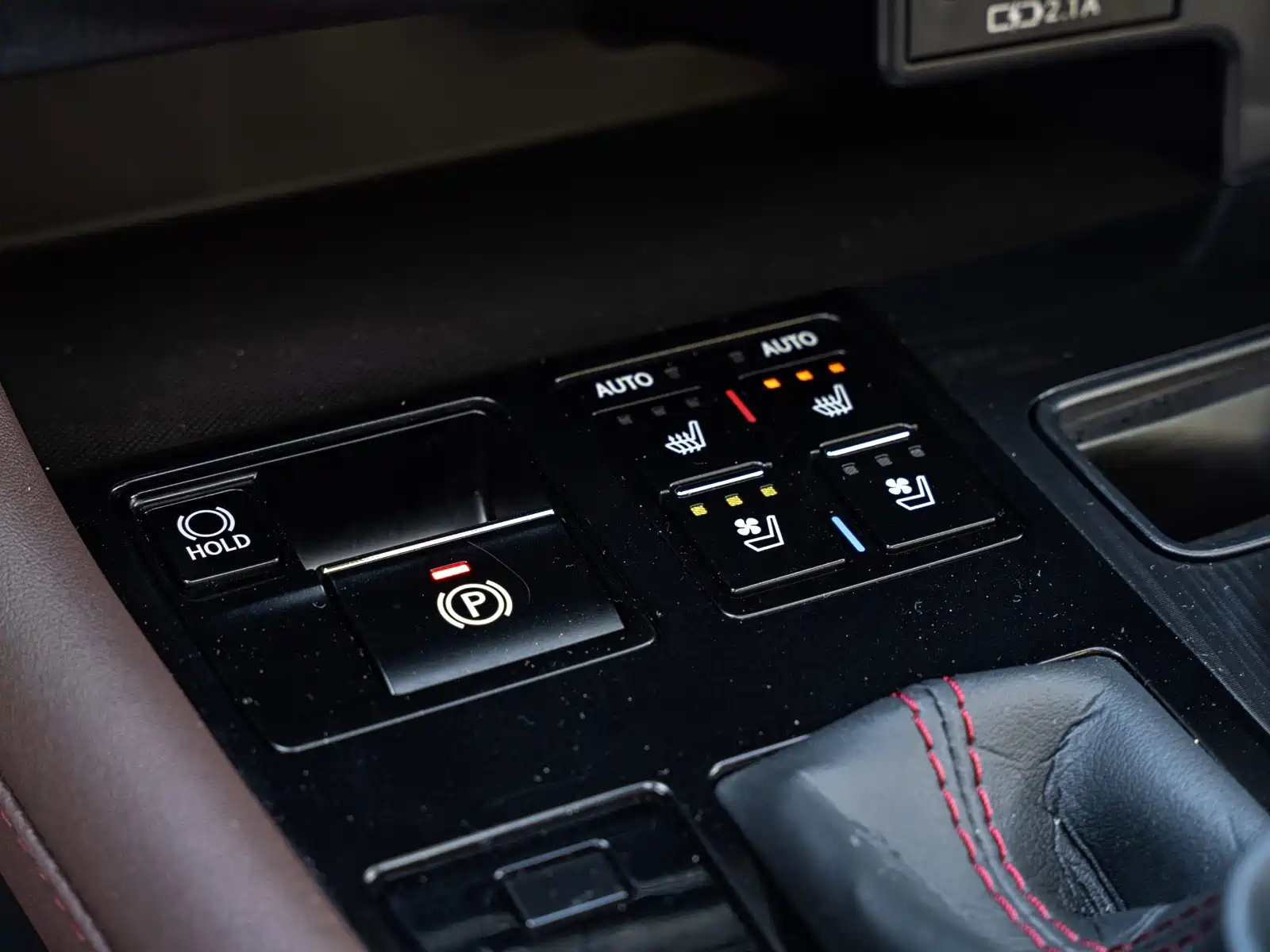 Фото 18 - Lexus RX