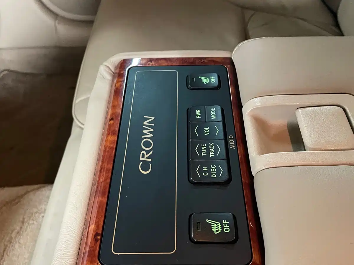 Toyota Crown 2007 2.5L Royal Leather Edition фото 11