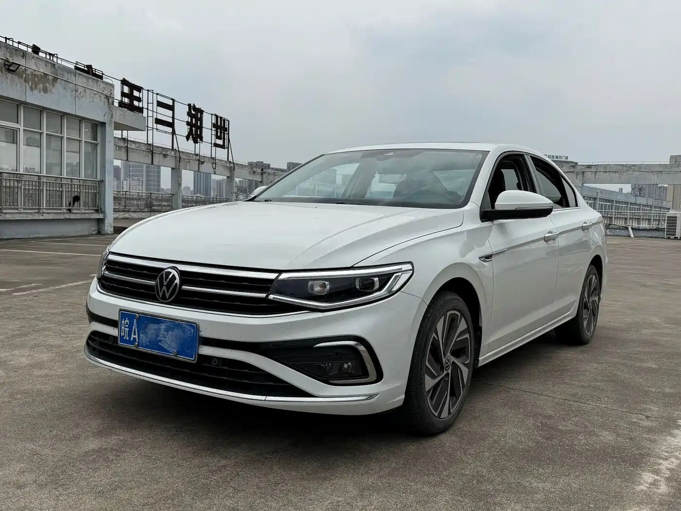 Volkswagen Bora 2023 300TSI DSG Premium Edition
