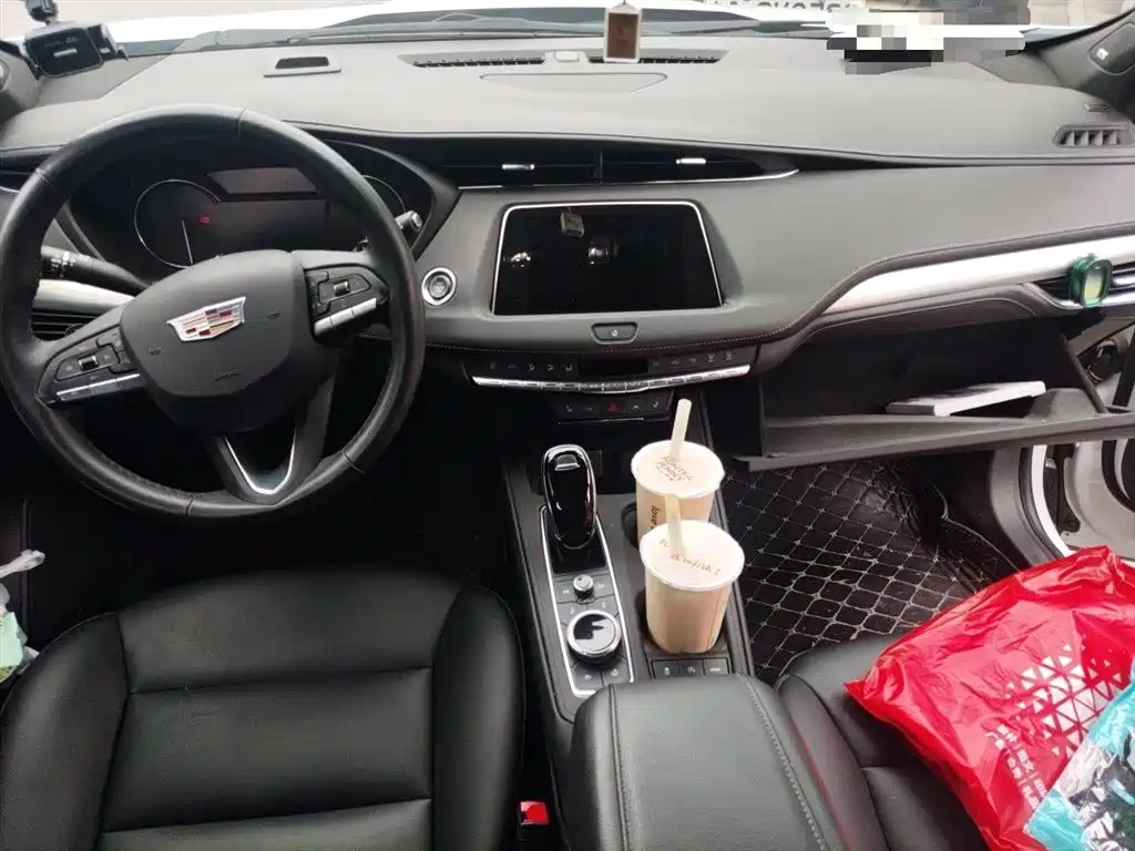Cadillac XT4 2022 28T FWD Luxury фото 10