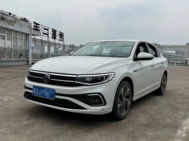 Volkswagen Bora 2023 300TSI DSG Premium Edition