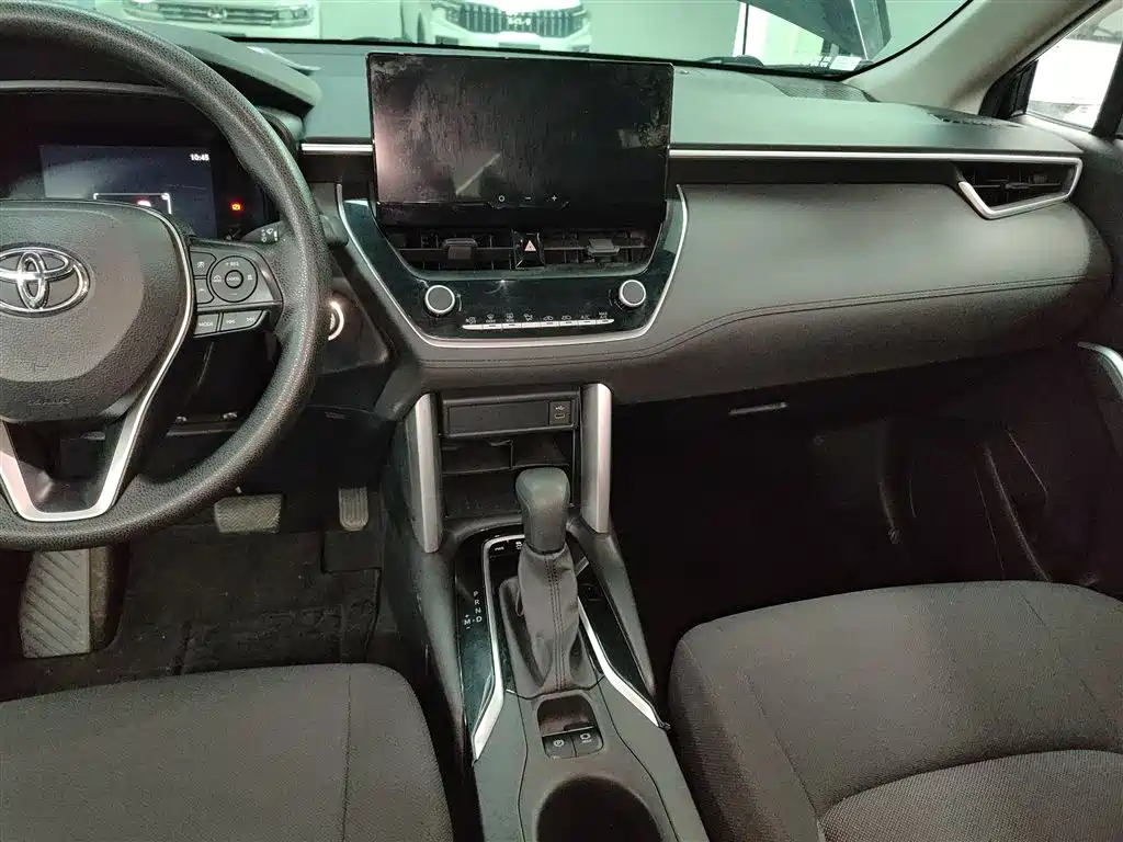 Toyota Frontlander 2023 2.0L CVT Leading Edition фото 9