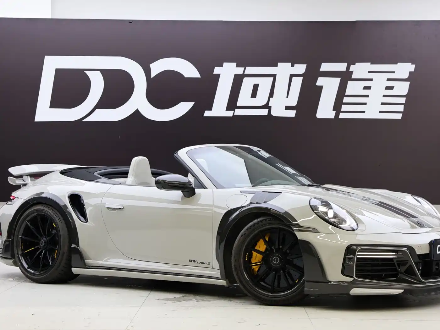 Porsche 911 2023 Turbo S Cabriolet 3.7T фото 2