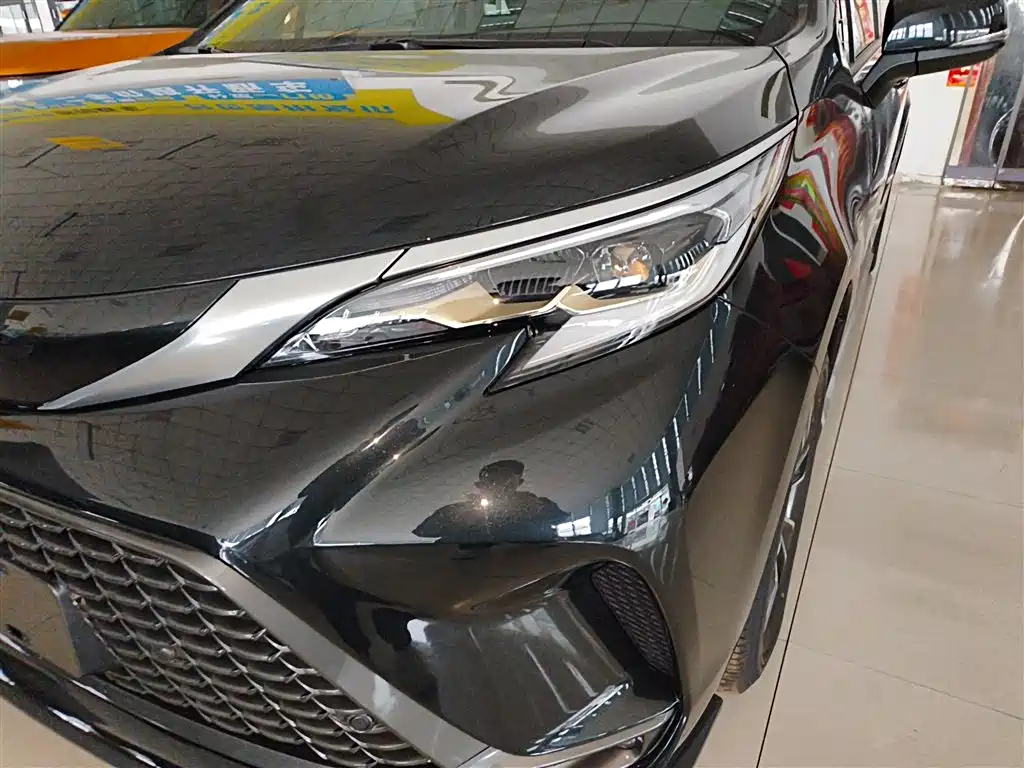 TOYOTA GREVIA