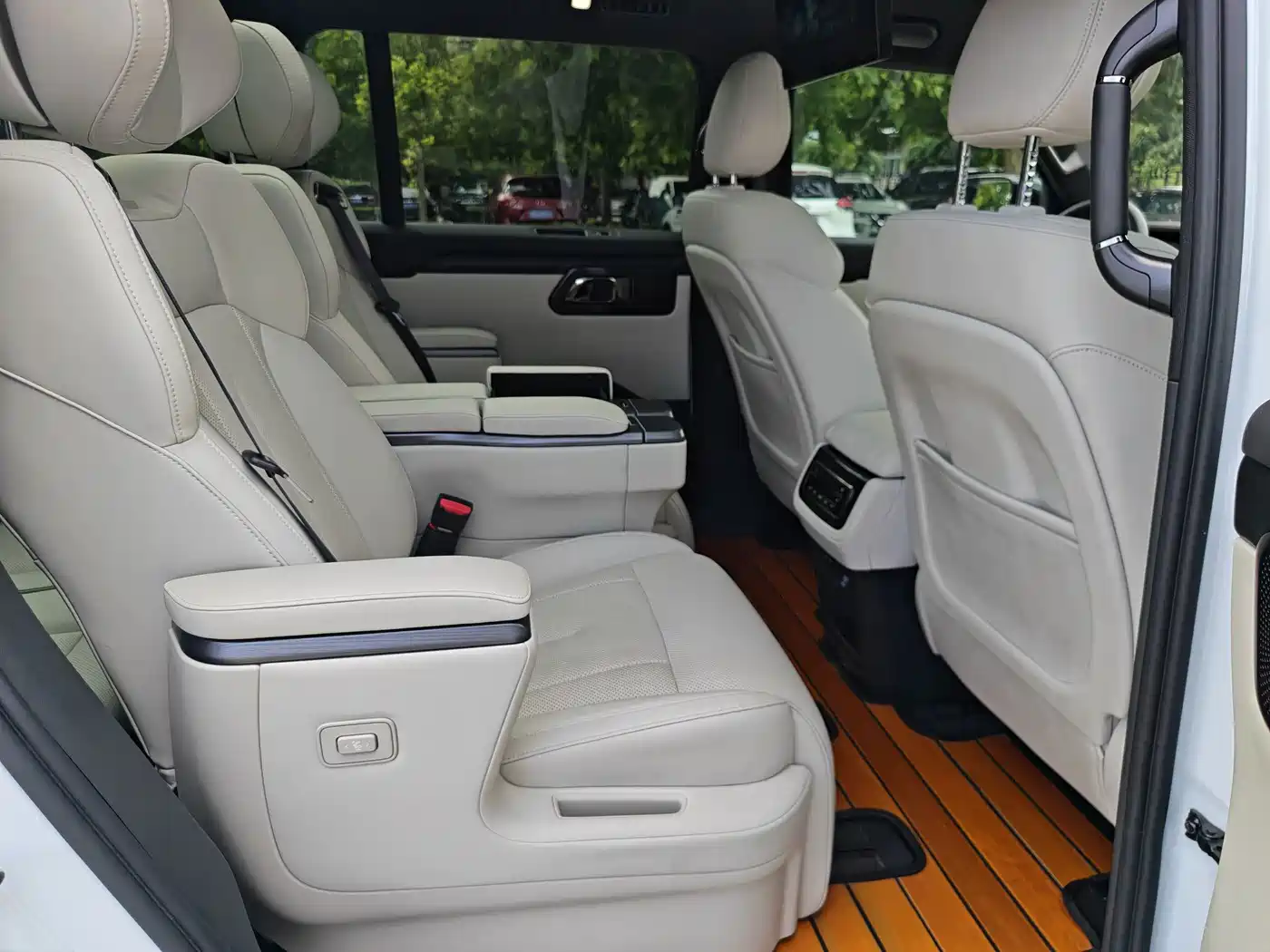 ROX Jishi Extreme Stone 01 2023 2023 Premium 6-Seater Edition