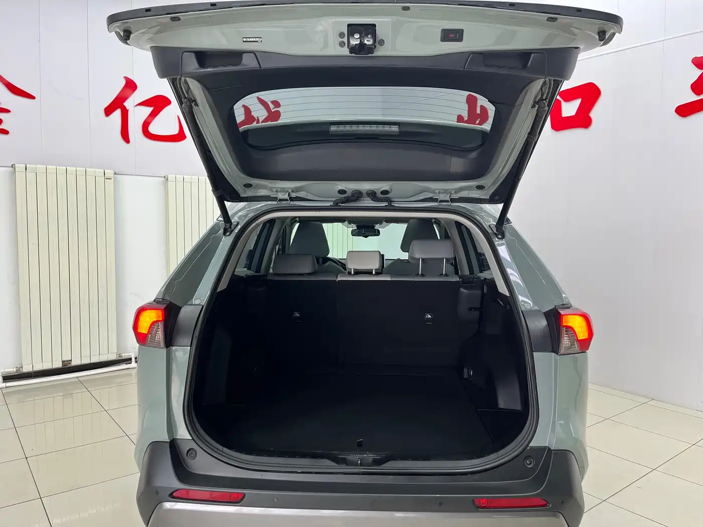 Фото 21 - Toyota RAV4
