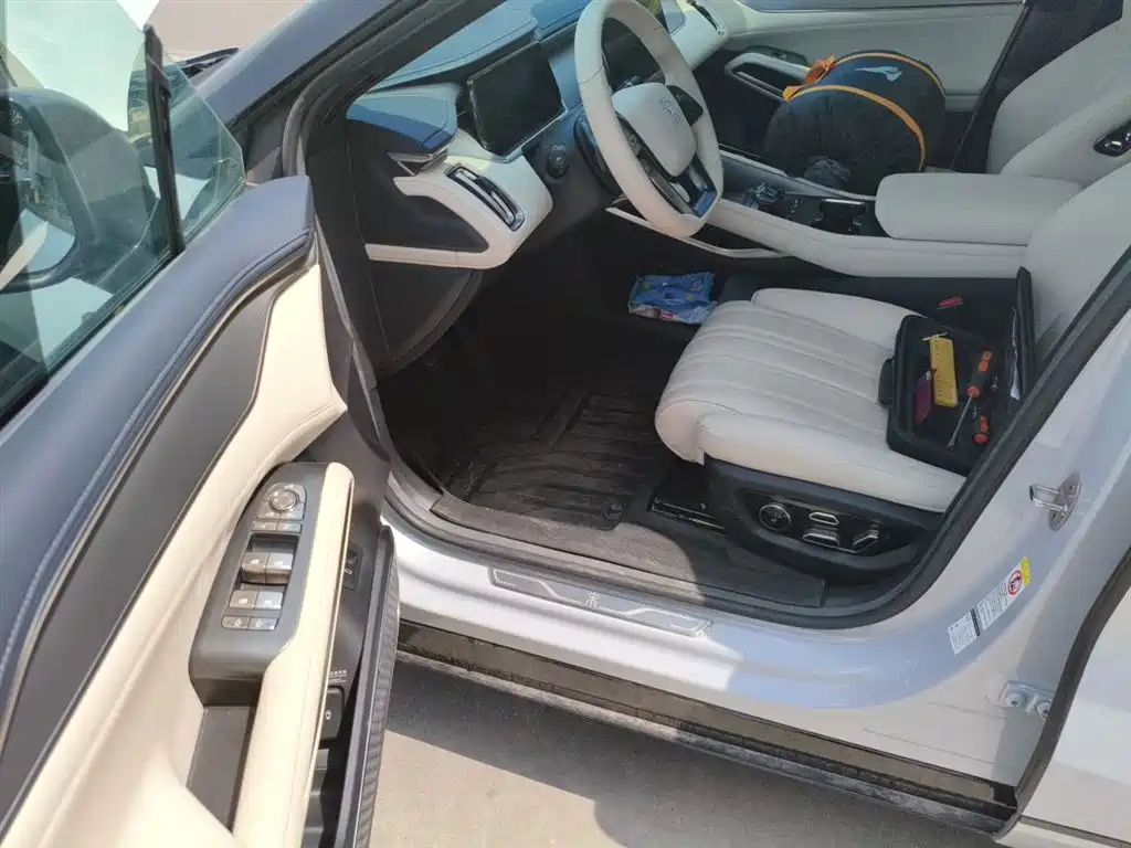 BYD Song L EV 2025 662km Excellence Smart Driving Model фото 12