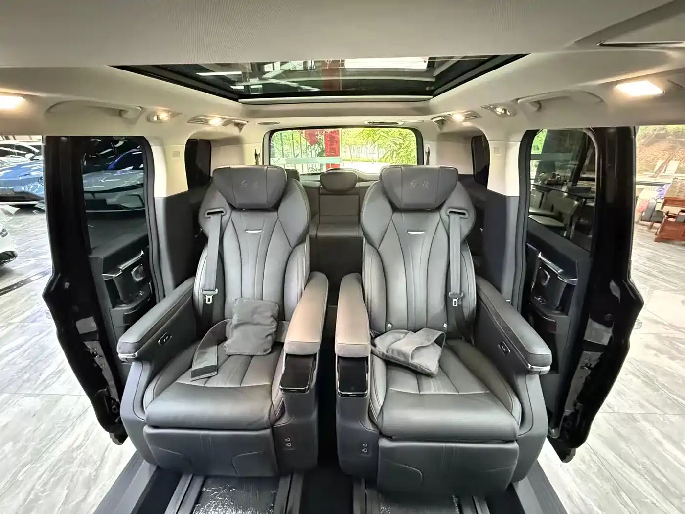 Hongqi HQ9 PHEV 2025 2024 Model 2.0T AWD Luxury Edition