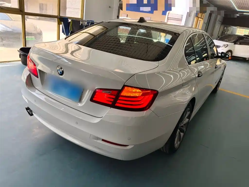BMW 5 Series 2017 528Li Leading Edition фото 5
