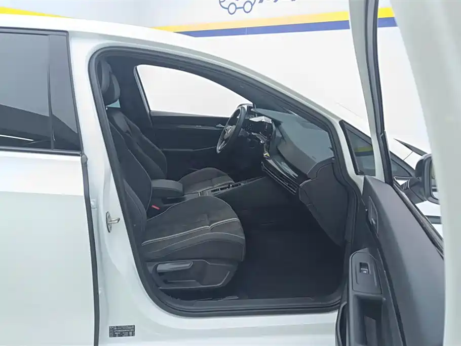 Volkswagen Golf 2023 Facelift 280TSI DSG R-Line Lite фото 8