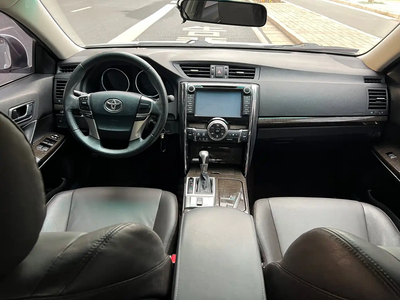 Toyota Reiz 2013 2.5V Elite Edition фото 12
