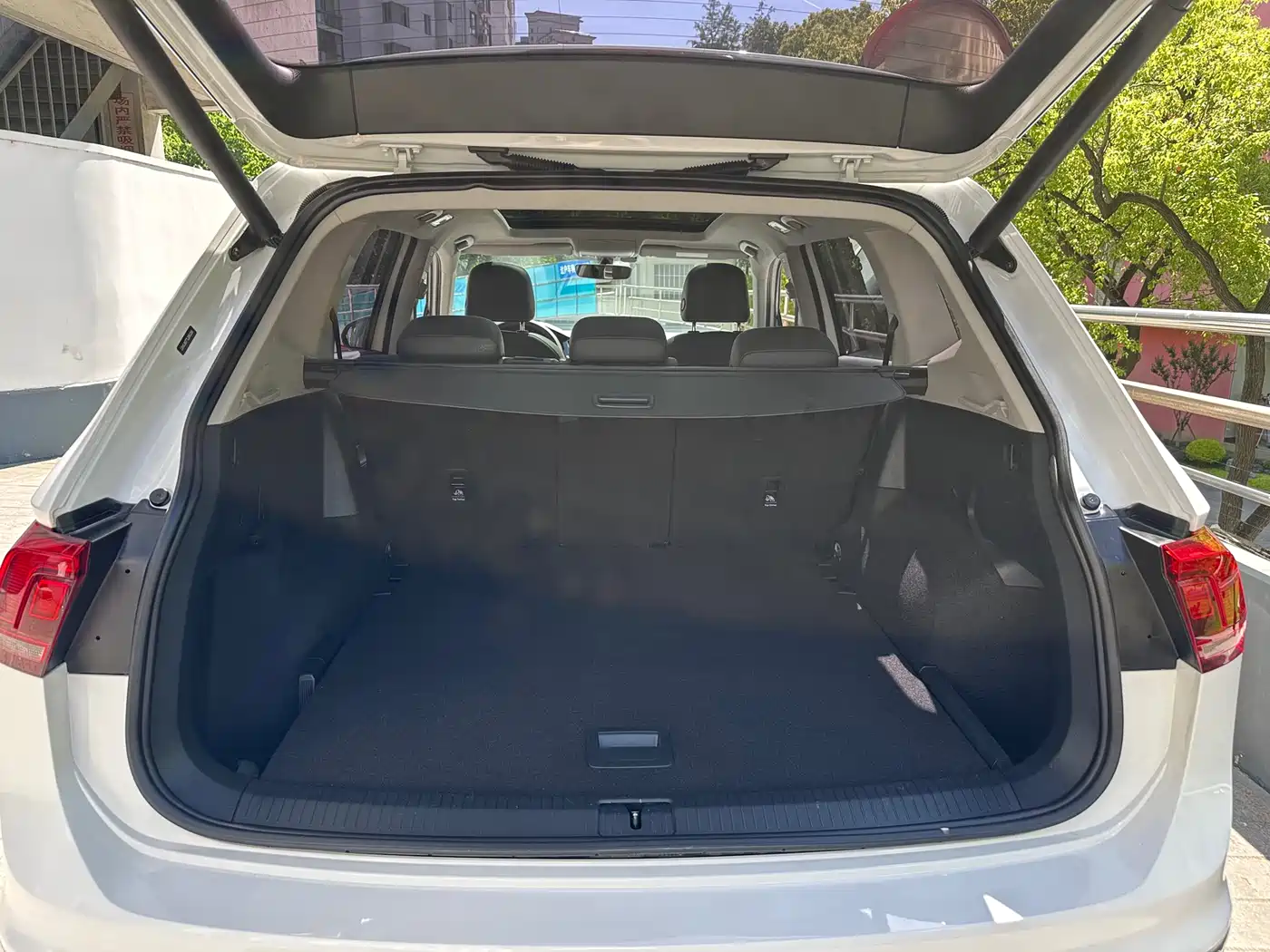 Volkswagen Tiguan L 2020 330TSI Auto 2WD Smart Luxury China VI фото 13