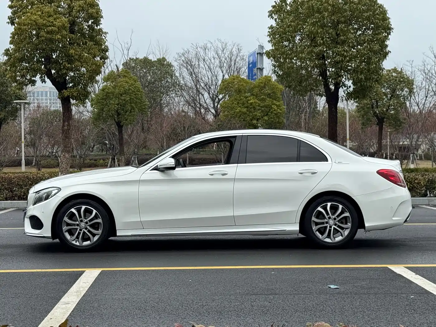 Mercedes-Benz C-Class 2016 C 180 L Sport фото 4