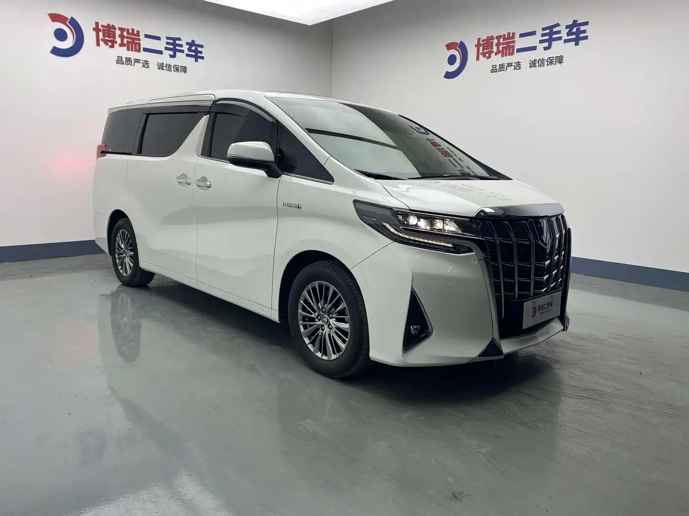 Toyota Alphard 2019 Hybrid 2.5L Premium Edition фото 3